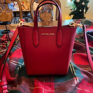 NWOT Michael Kors Vincent Extra Small Saffiano Leather Crossbody Bag